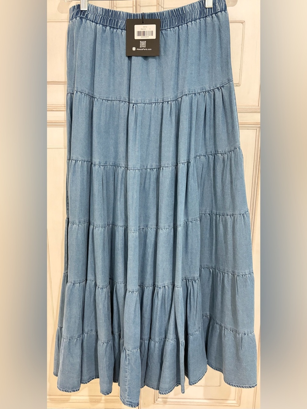 NWT SZ L Aleeza Paris Denim Maxi Light blue Tiered Flowing Skirt